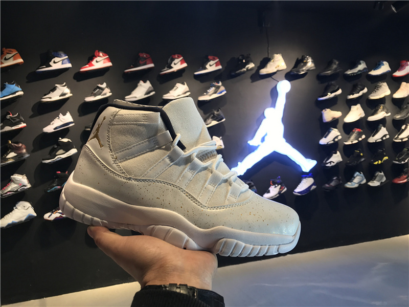 Air Jordan 11 OVO 914433 102